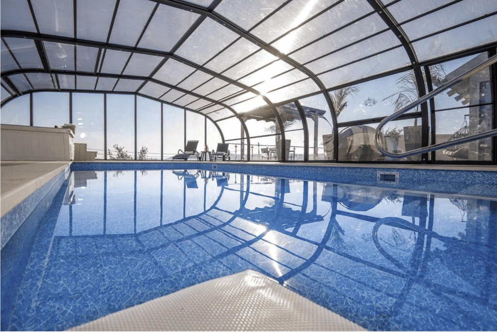 2022-06-28 12_03_04-_ סוגי קירויים לבריכות